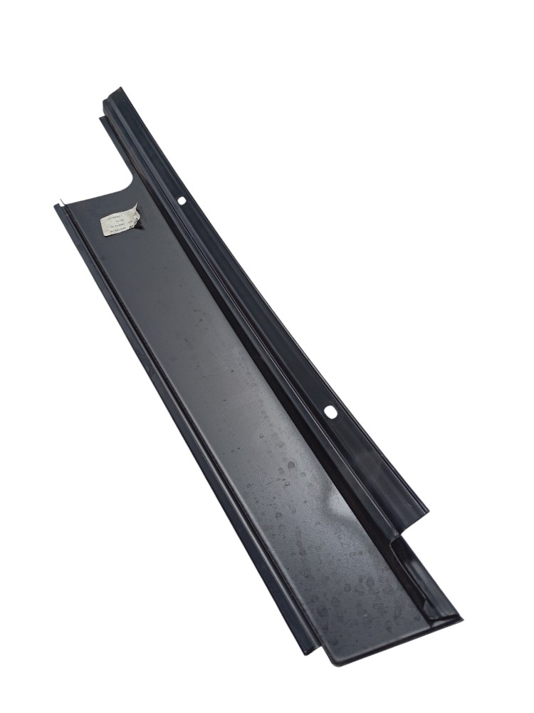 Moldura Externa Coluna Traseira Esquerda Bmw X1 2.0 2014 E84 5