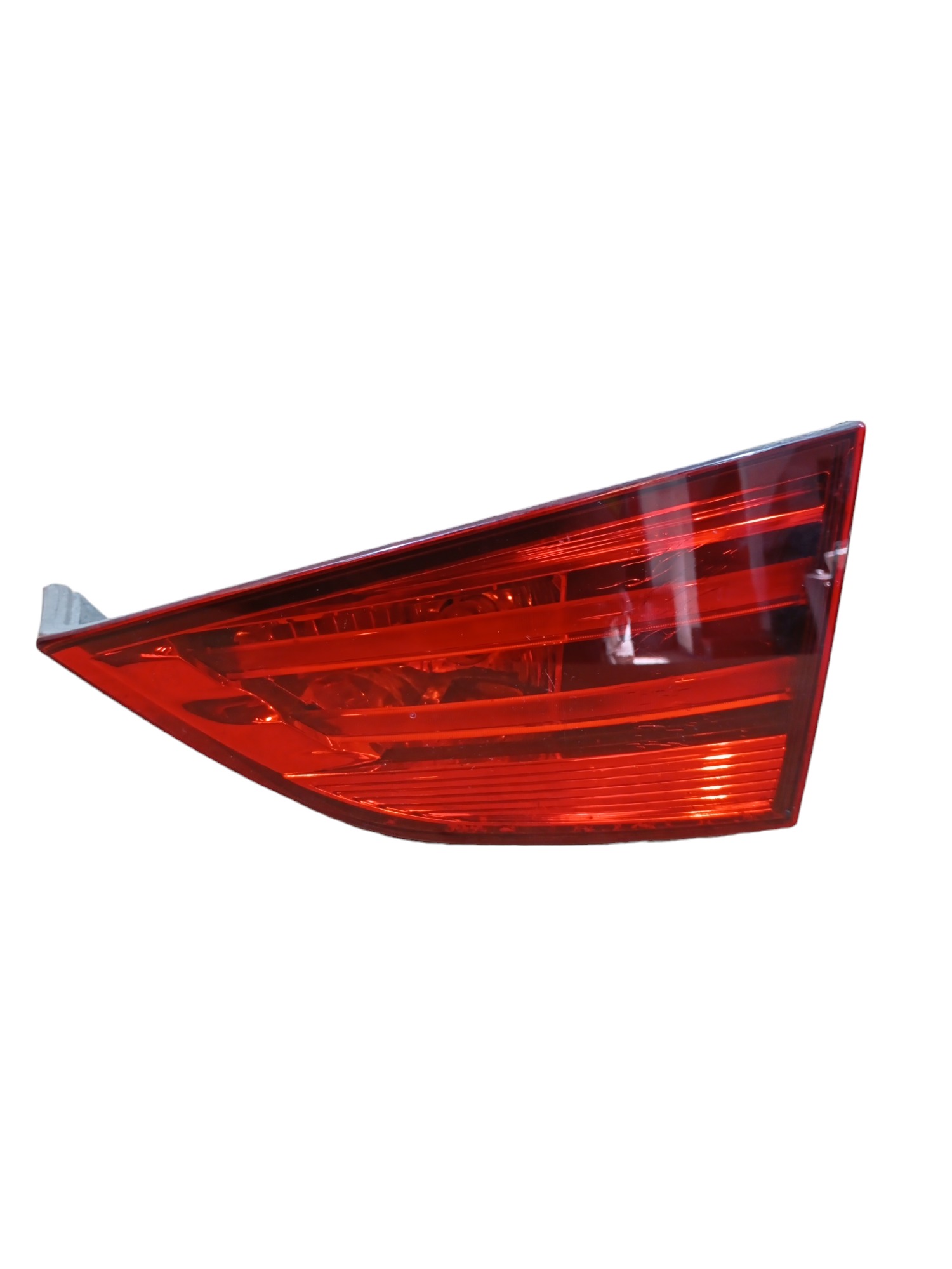 Lanterna Tampa Traseira Direita Bmw X1 2.0 2013 2014 2015 Vermelho