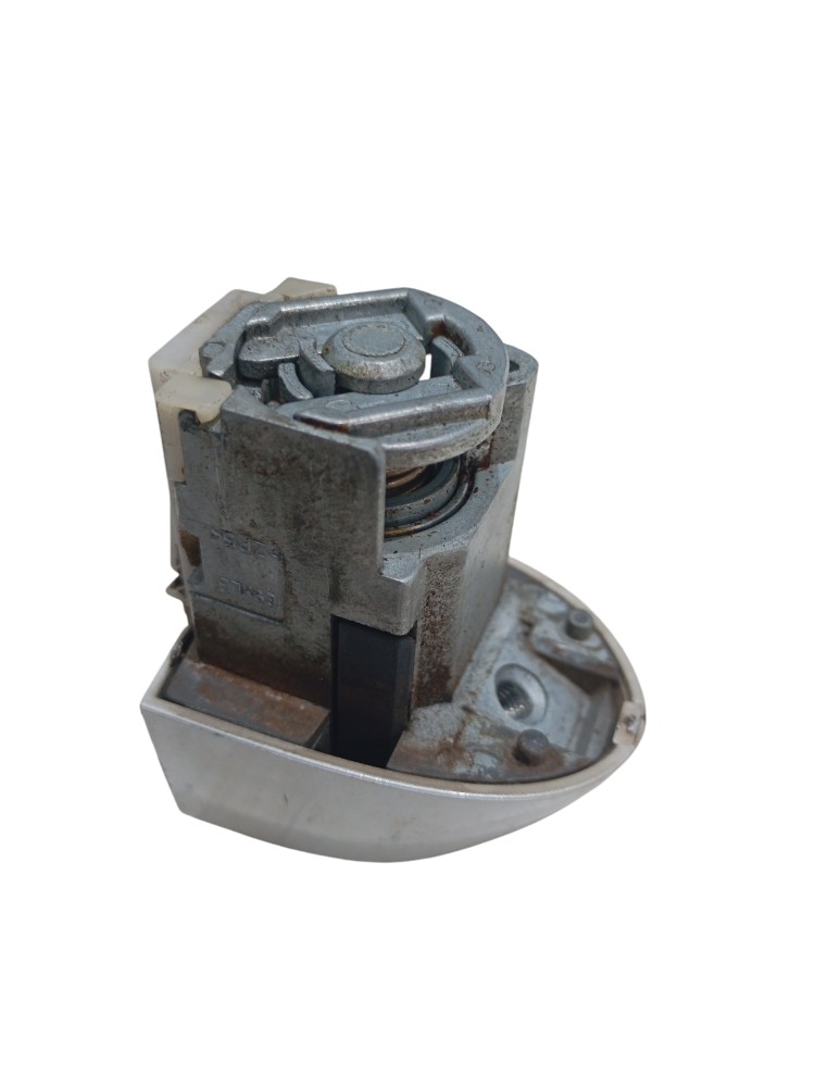 Tranca Da Porta Dianteira Direita Bmw X1 2.0 E84 2014 3