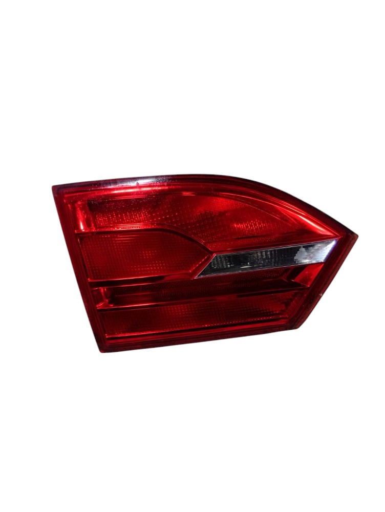 Lanterna Esquerda Tampa Traseira Vw Jetta 2012 2014 Detalhe Esquerdo/motorista Vermelho