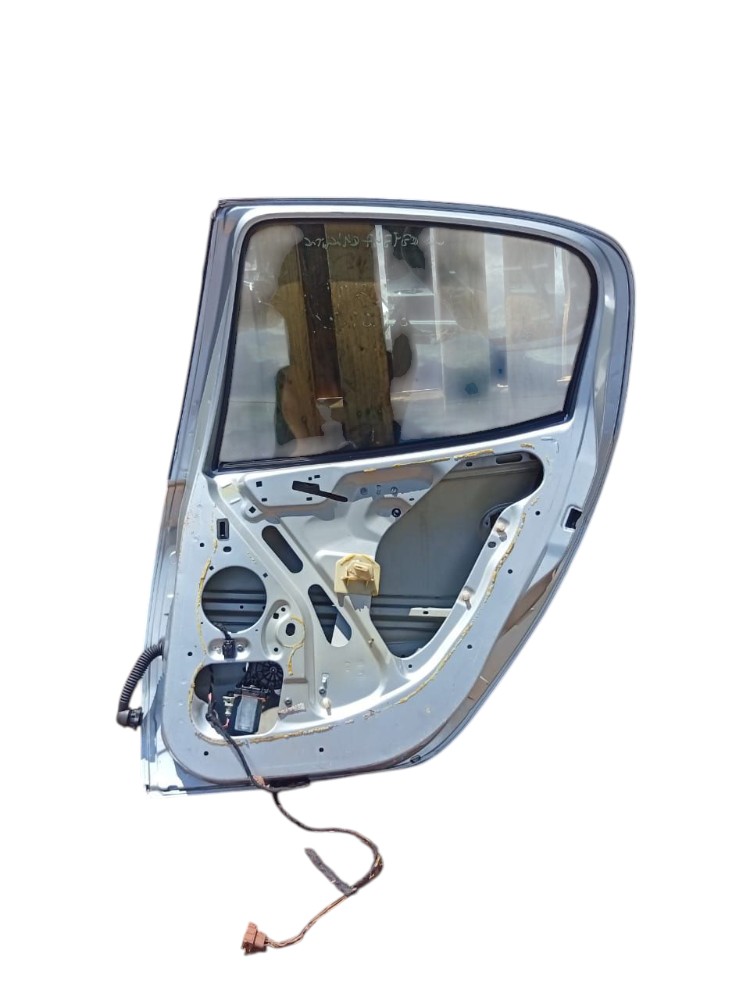 Porta Traseira Direita Peugeot 206 207 2008 Detalhe Traseira Direita Prata 5