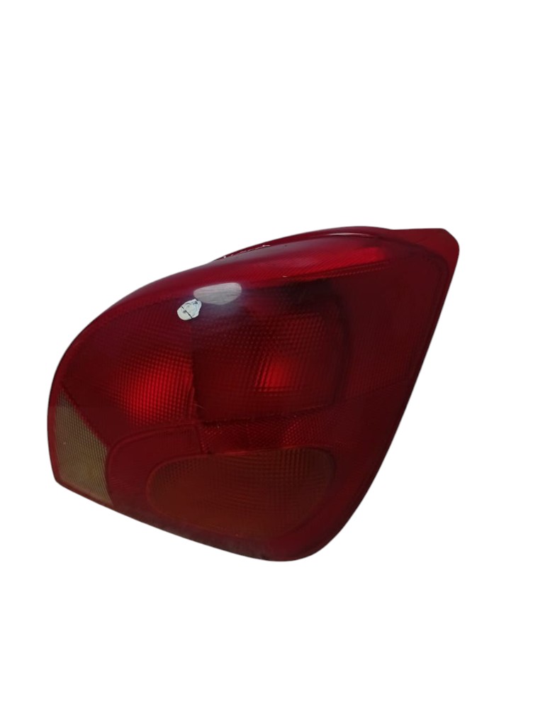 Lanterna Traseira Direita Ford Fiesta 1996 2002 Avaria