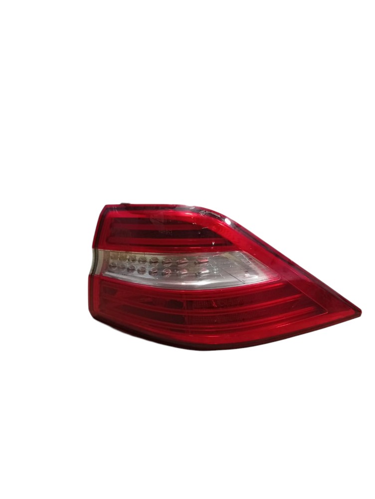 Lanterna Traseira Direita Mercedes Ml350 2015 Avaria Direito/passageiro Vermelho