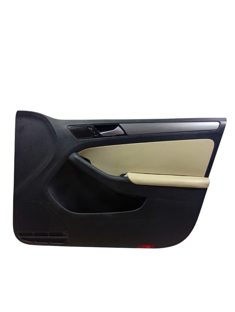 Forro Porta Dianteiro Direito Volkswagen Jetta 2013 Avaria
