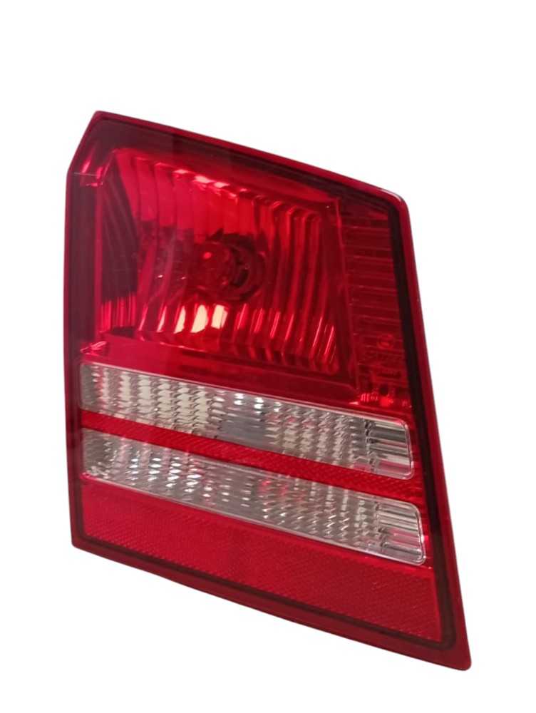 Lanterna Esquerda Tampa Traseira Dodge Journey 2010 2012 2