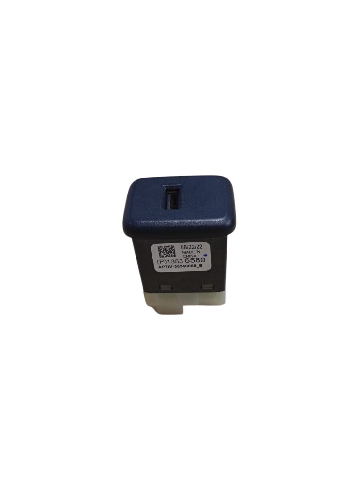 Entrada Usb Console Chevrolet Tracker 2022 2024 3