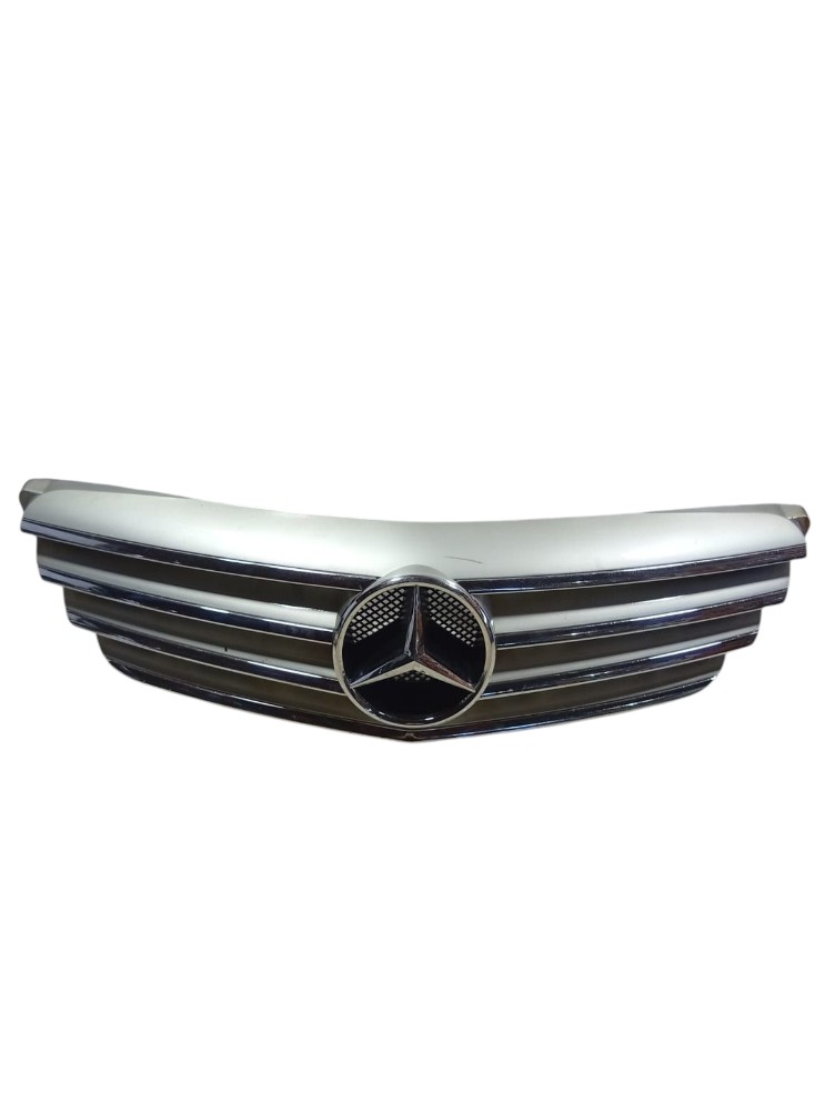 Grade Dianteira Mercedes B180 2008
