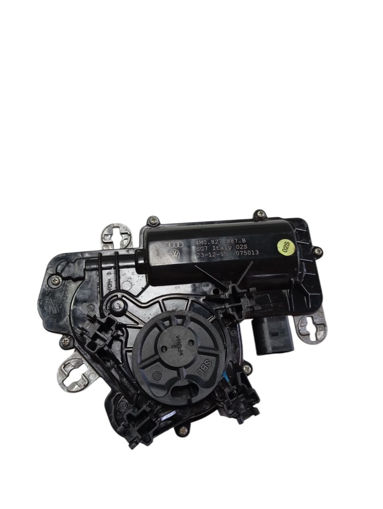 Motor Atuador Tampa Traseira Audi Q7 3.0 2016 4m0827887b