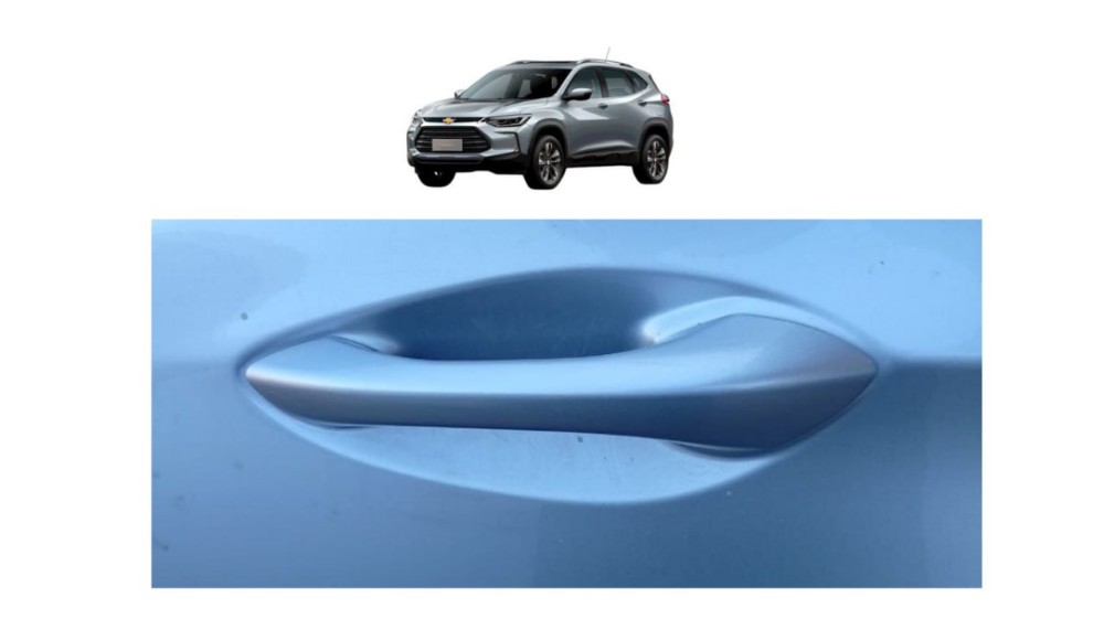 Maçaneta Traseira Esquerda Chevrolet Tracker 2023 Prata Traseira