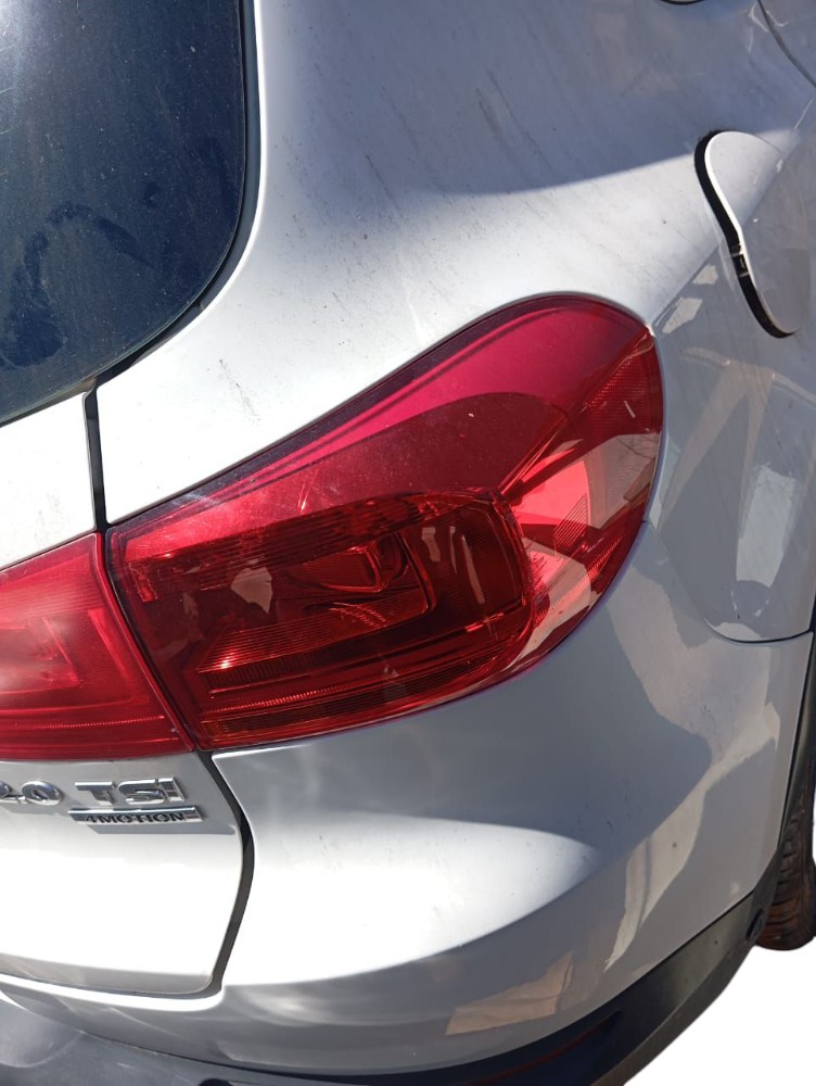 Lanterna Traseira Direita Volkswagen Tiguan 2011 Detalhe 5