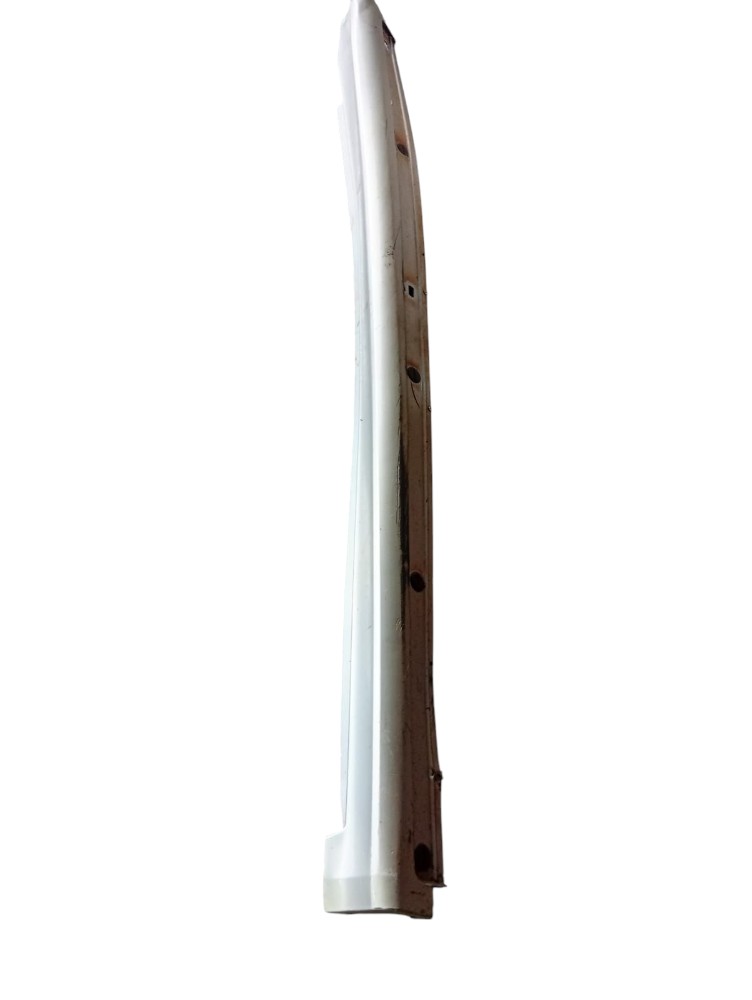 Spoiler Lateral Mercedes B180 2008 Avaria 3