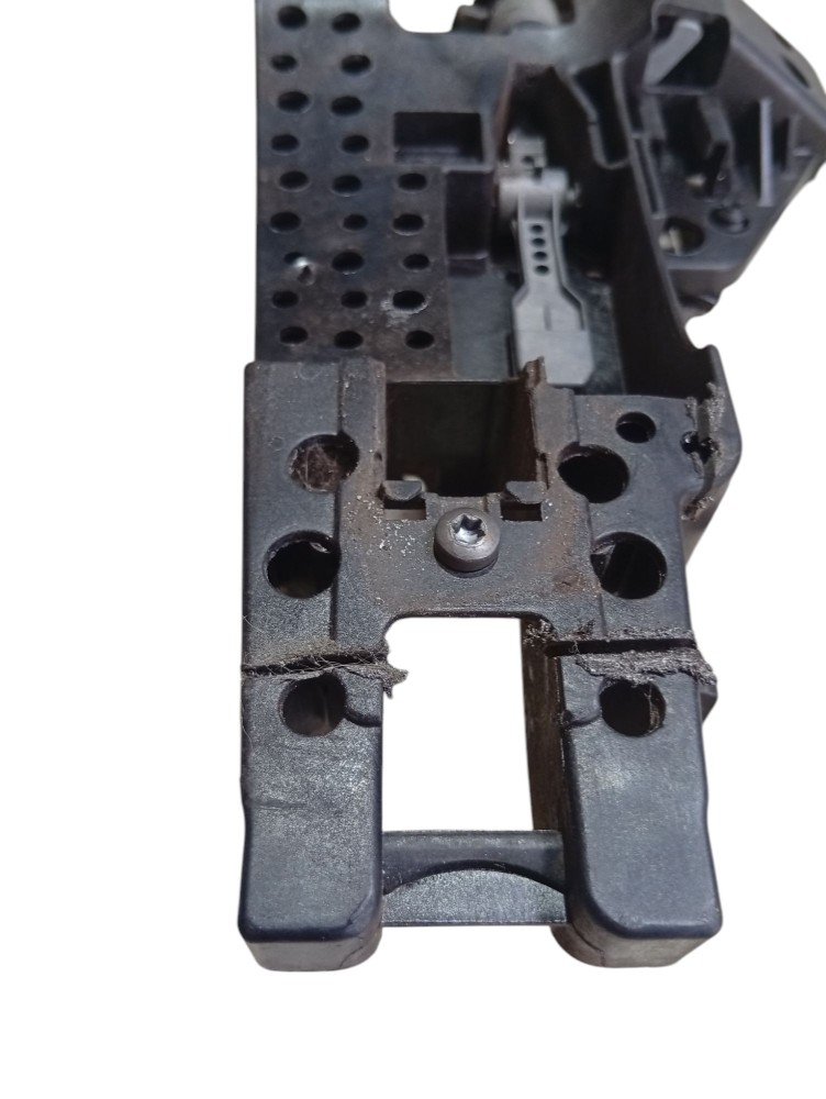 Base Suporte Esquerdo Maçaneta Ext Q7 3.0 2016 4m1837885a 4