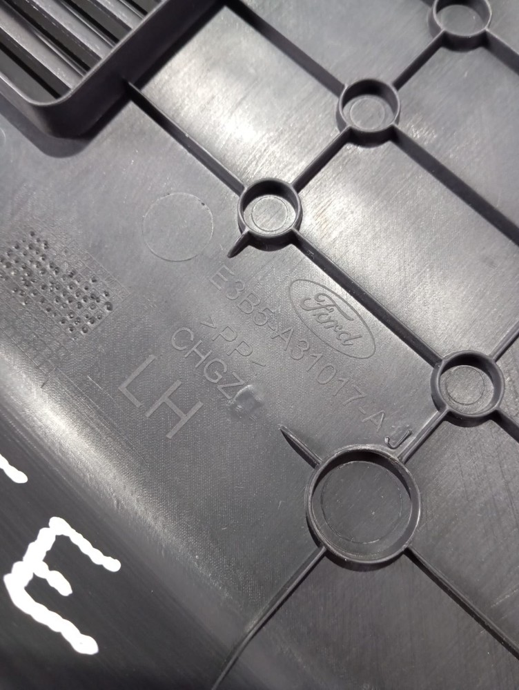 Acabamento Porta Malas Esquerdo Ford KA 19/20 – E3b5-a31017 5