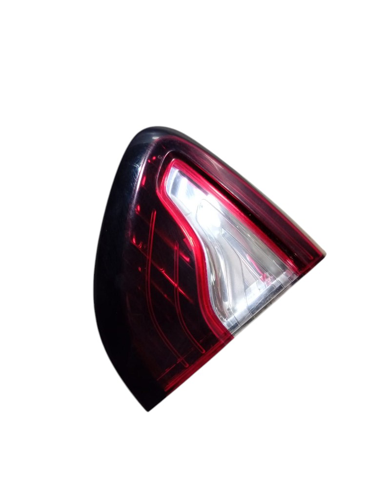 Lanterna Direita Tampa Traseira Renault Captur 2019 Avaria Direito/passageiro Vermelho