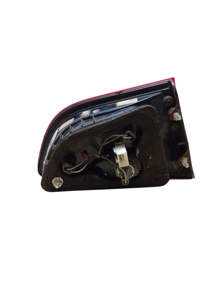 Lanterna Tampa Traseira Direita Fiat Grand Siena 2012 2016 Direito/passageiro Vermelho 5