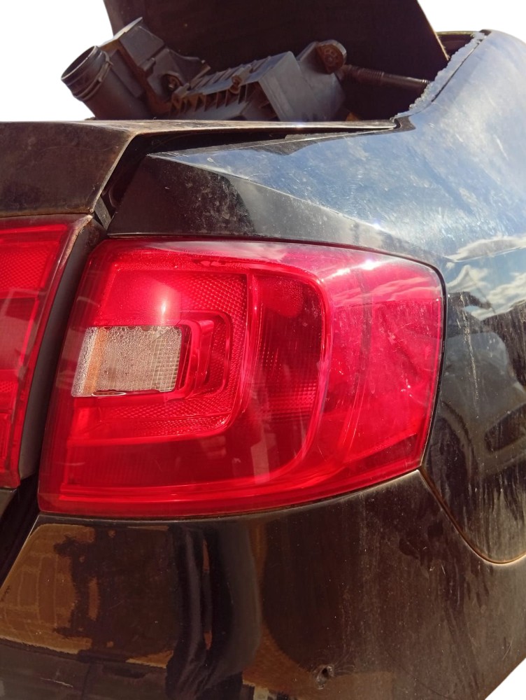 Lanterna Direita Volkswagen Jetta 2013 2014
