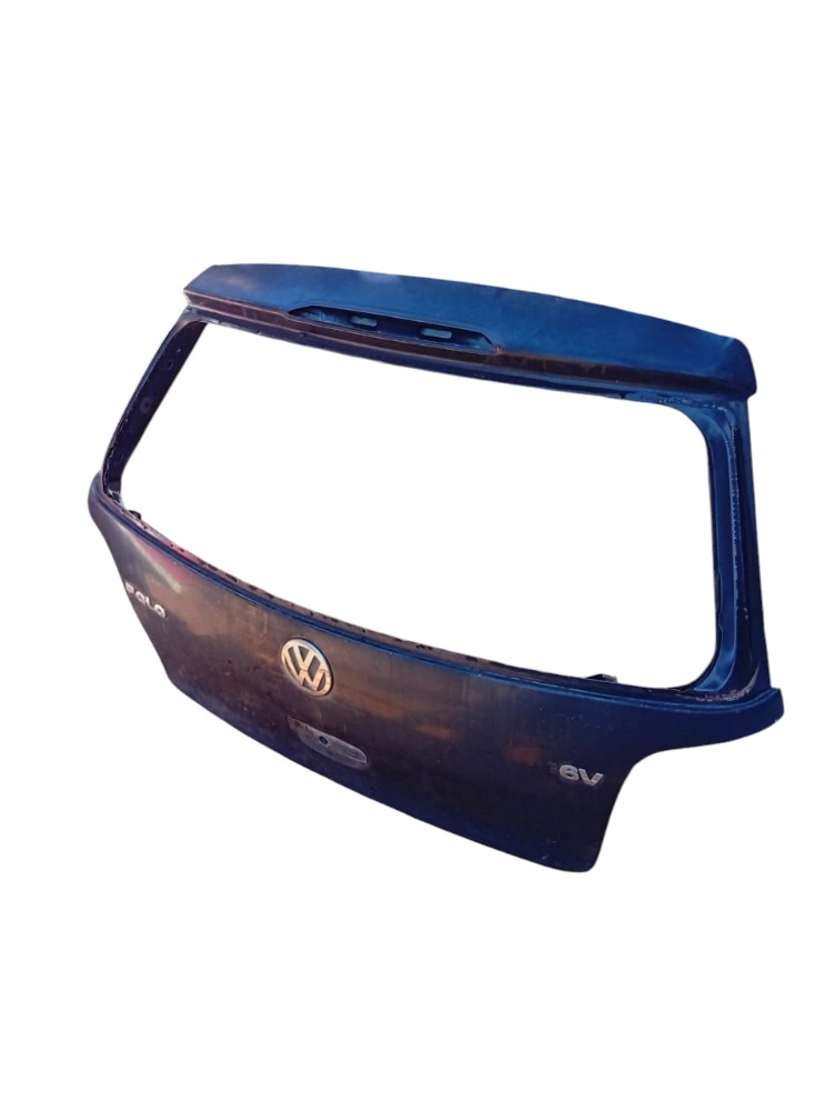 Tampa Traseira Volkswagen Polo 2004 2006 Detalhe 2