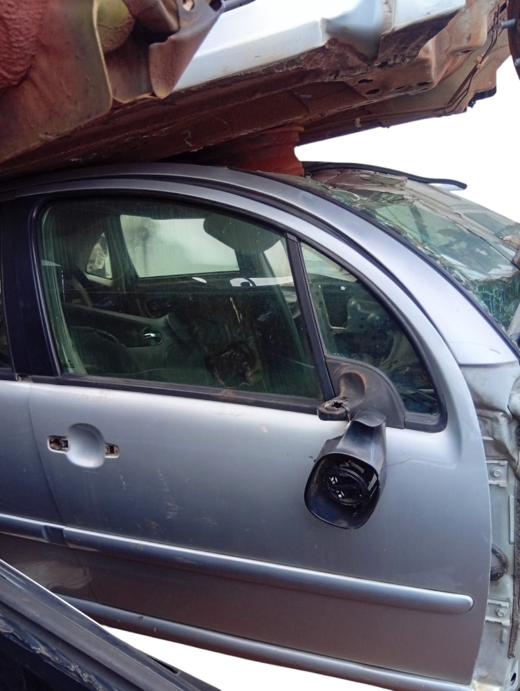 Porta Dianteira Direita Citroen C3 2010 Dianteira Direita