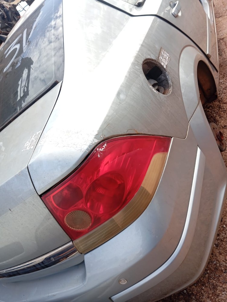 Lanterna Traseira Direita Vectra 2.4 16v