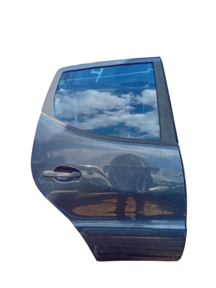 Porta Traseira Direita Mercedes Classe A 2002 Detalhes Traseira Direita Cinza
