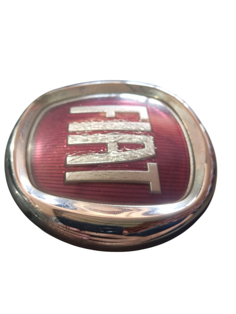 Emblema Grade Dianteira Fiat Grand Siena 1.6 2016 51804366 2