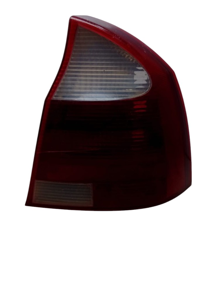 Lanterna Traseira Direita Chevrolet Clrsa Sedan 2004 Avaria