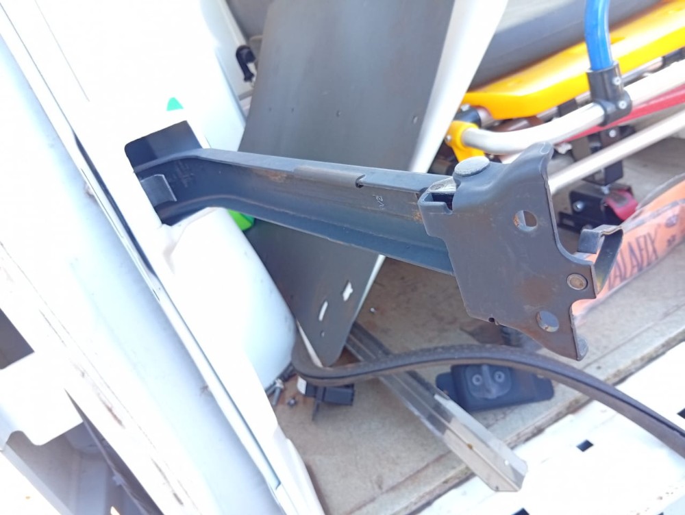 Limitador Porta Traseira Esquerda Renault Master 2022