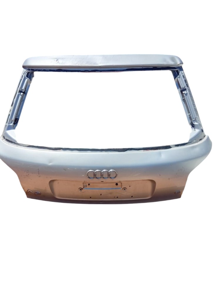 Tampa Traseira Audi A3 2000 2002 Detalhe