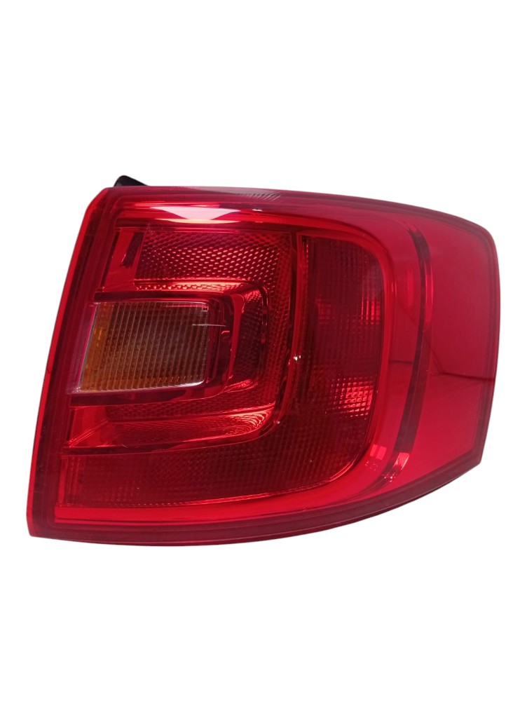 Lanterna Traseira Direita Jetta 2012 2015 5c6945096 Direito/passageiro Vermelho