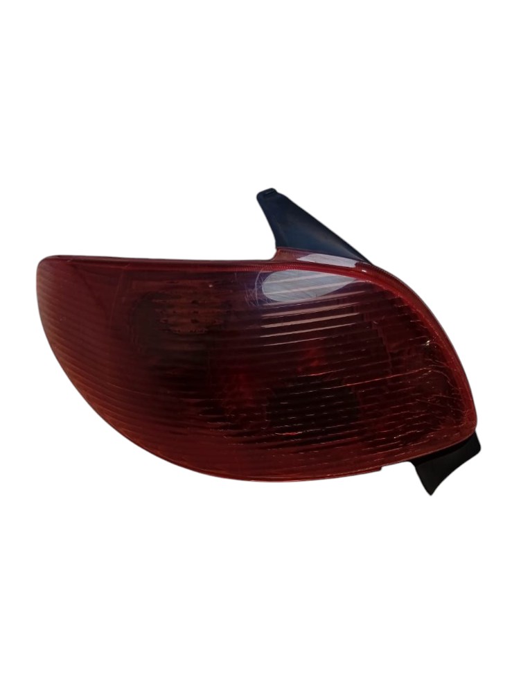 Lanterna Traseira Esquerda Peugeot 2006 Avaria