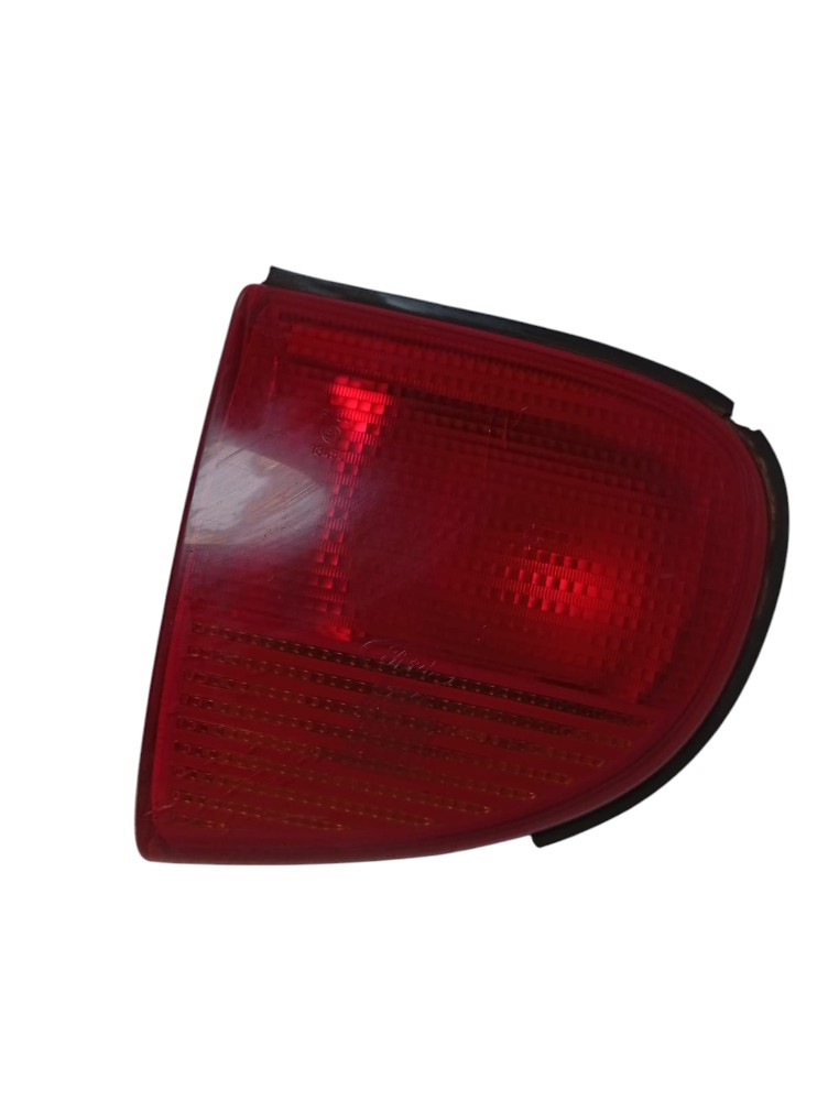 Lanterna Traseira Esquerda Ford Escort 1997 Avaria