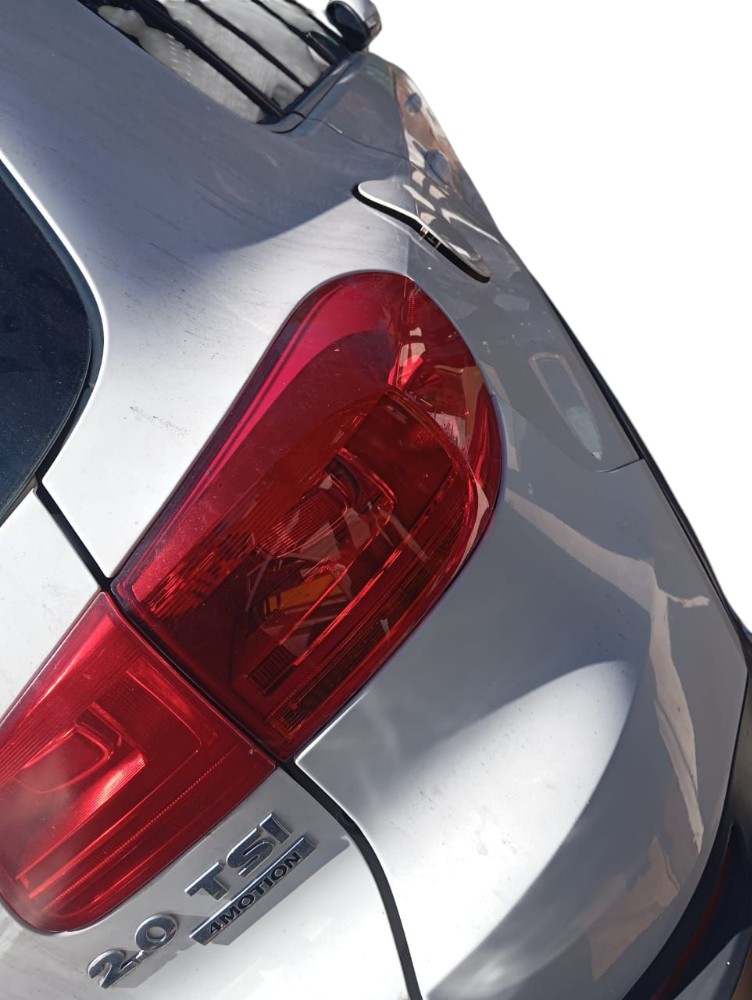 Lanterna Traseira Direita Volkswagen Tiguan 2011 Detalhe 2