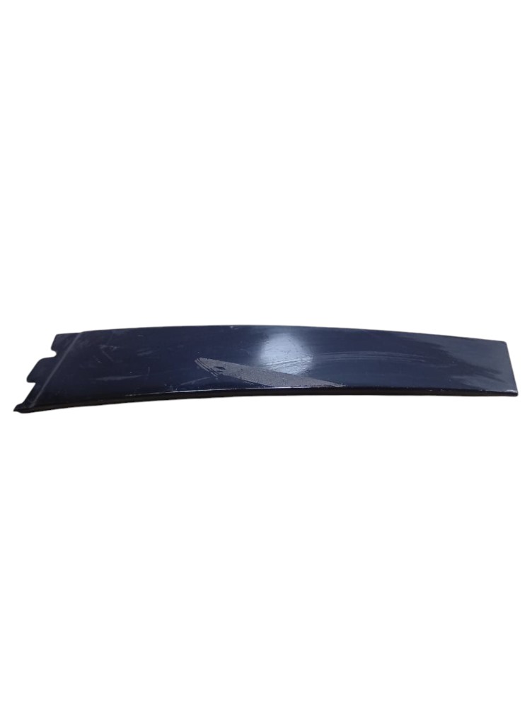 Acabamento Porta Traseira Direita Chevrolet Cruze Detalhe