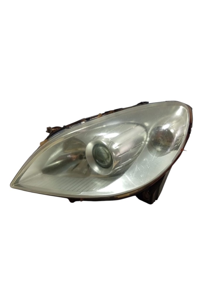 Farol Esquerdo Mercedes B180 2008 Detalhe
