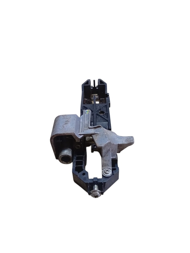 Suporte Maçaneta Traseira Esquerda Nissan Tiida 2008 2010 3