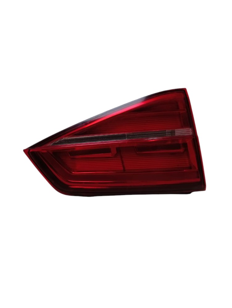 Lanterna Esquerda Tampa Traseira Volkswagen Jetta 2016