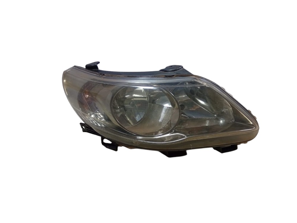 Farol Direito Volkswagen Saveiro 2011 Detalhe
