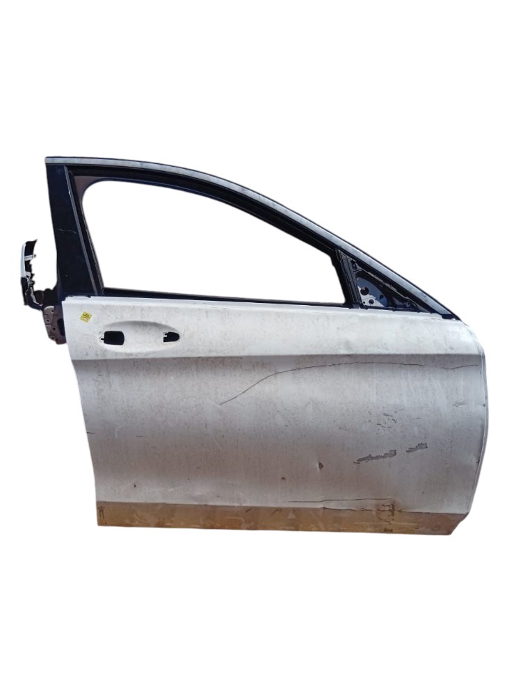 Porta Dianteira Direita Mercedes Benz C180 2015 2016 Detalhe