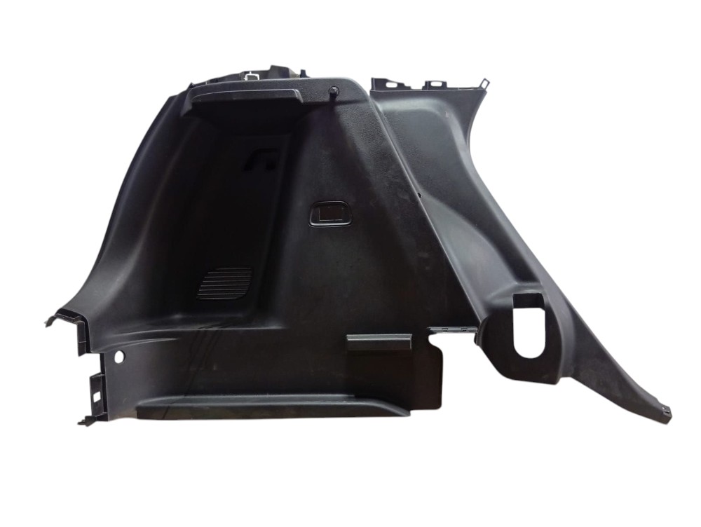 Forro Lateral Esquerdo Chevrolet Tracker 2022 2024 Avaria