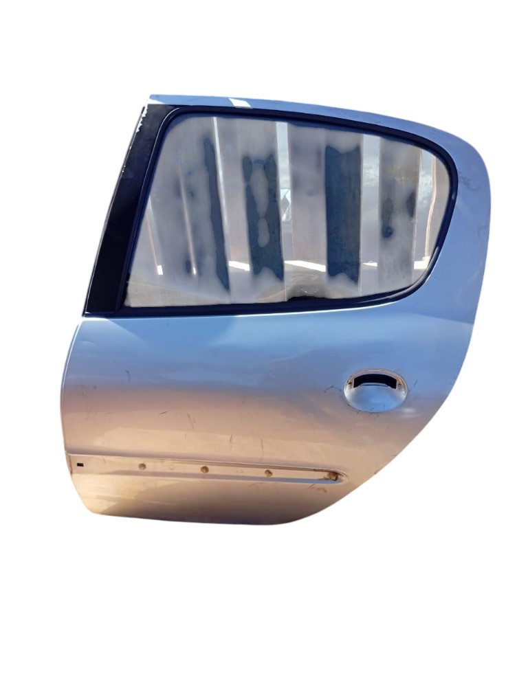 Porta Traseira Esquerda Peugeot 206 207 2006 2010 Detalhe Traseira Esquerda Prata