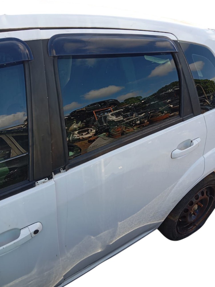 Porta Traseira Esquerda Fiesta Hatch 1.6 2014 Branco Traseira Esquerda Branco