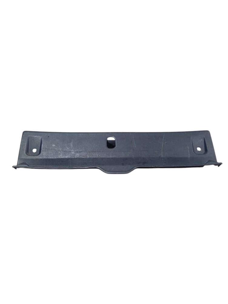 Soleira Porta Malas Nissan Versa 2021 Preto 2