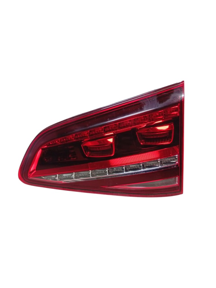 Lanterna Direita Tampa Traseira Volkswagen Golf Gti 2016 Direito/passageiro Vermelha
