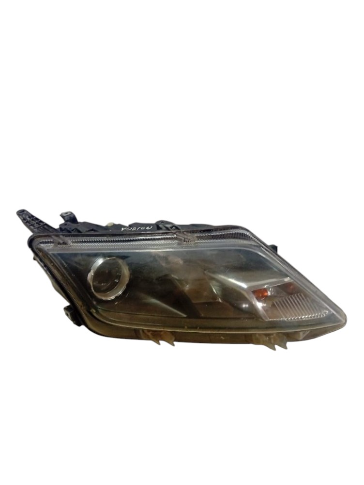 Farol Direito Ford Fusion 2010 Avaria