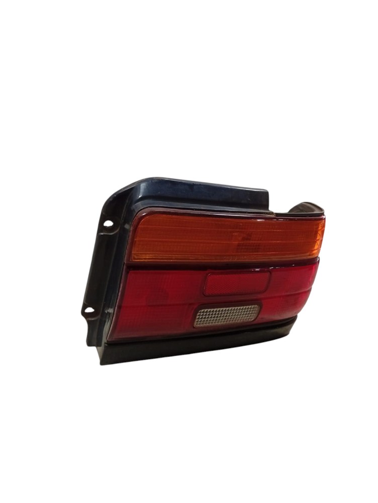 Lanterna Direita Toyota Corolla 1996 Detalhes
