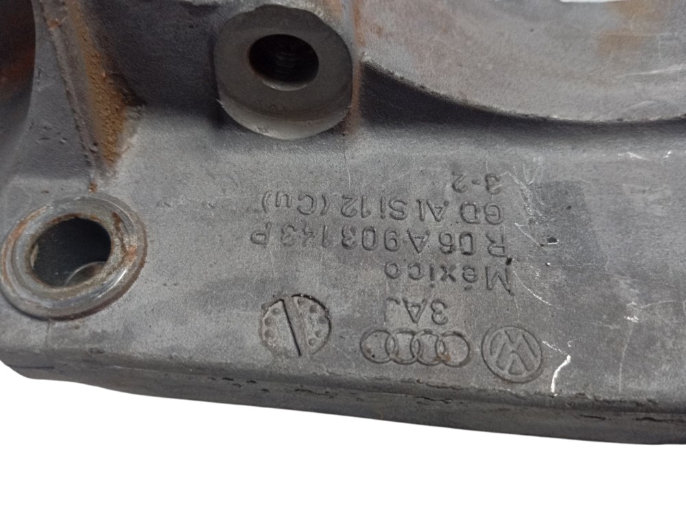 Suporte Bomba Hidráulica Audi A3 Vw Golf 1.6 06a903143p 3