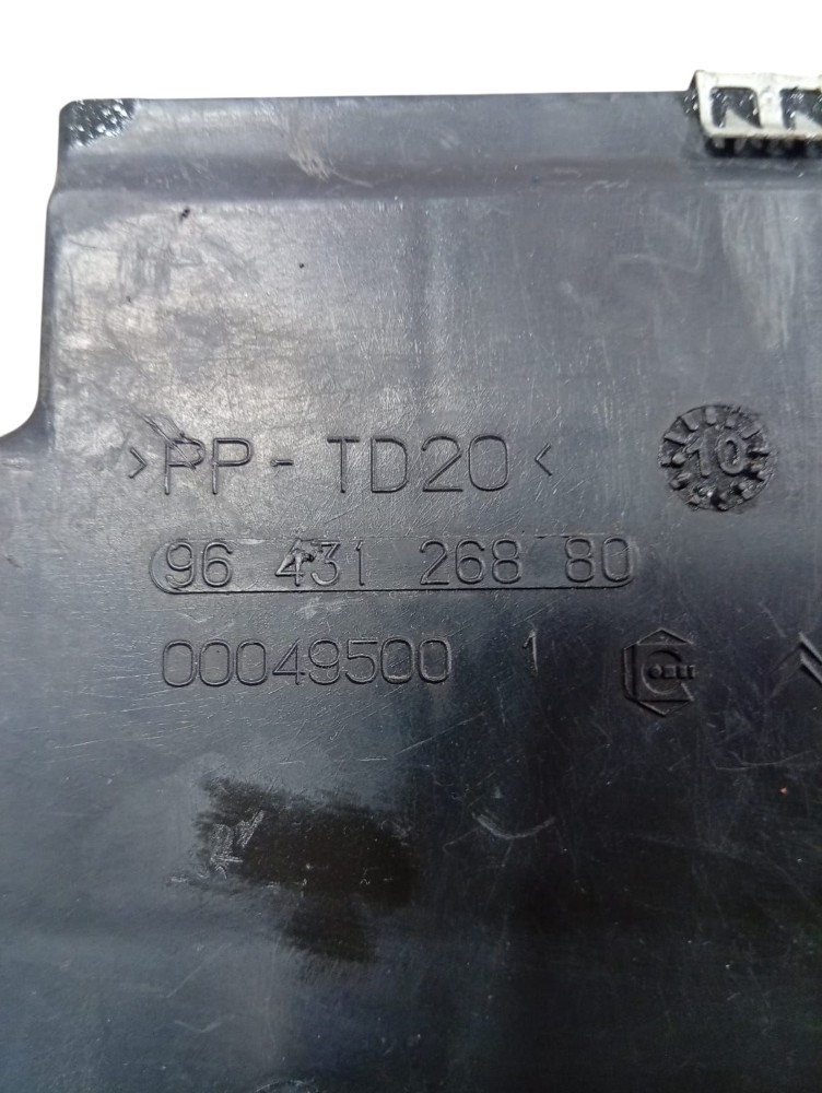 Moldura Caixa Bateria Citroen C3 1.4 2004 2010 4