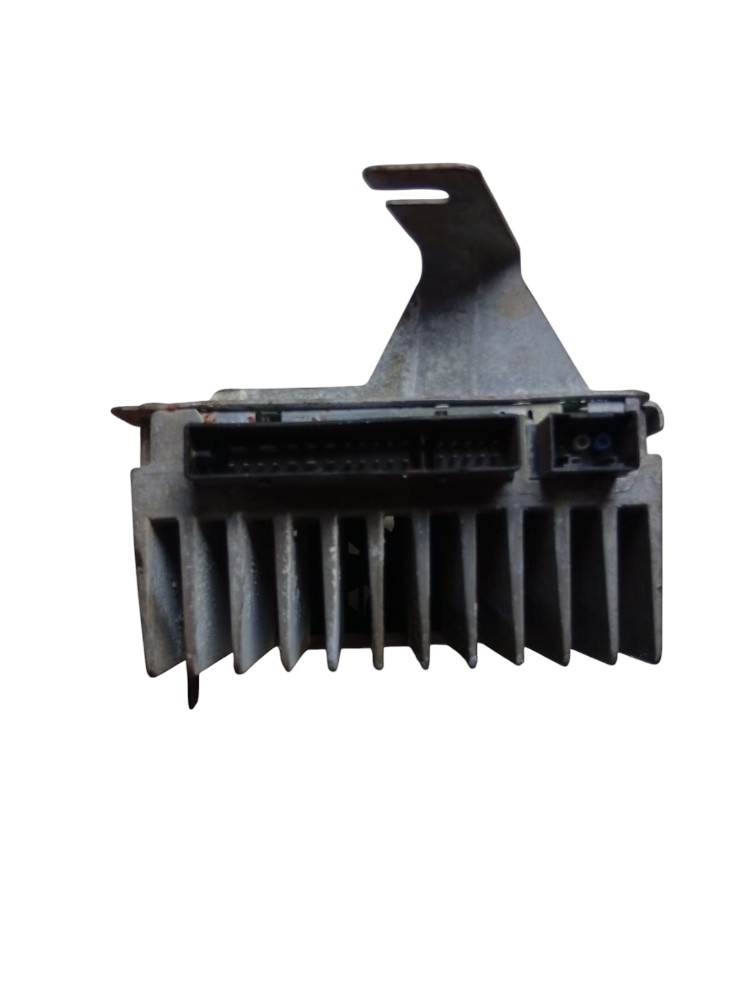 Módulo Amplificador Som Mercedes Benz Ml350 A2518209589 Prata 2