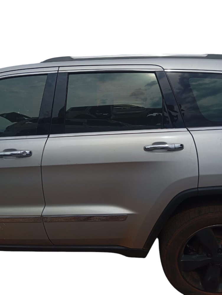 Porta Traseira Esquerda Jeep Grand Cherokee 3.6 2013 Traseira Esquerda Prata 3
