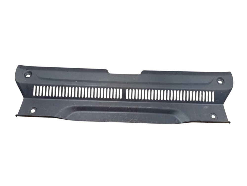 Soleira Tampa Traseira Fiat Argo 1.0 2018 Detalhe